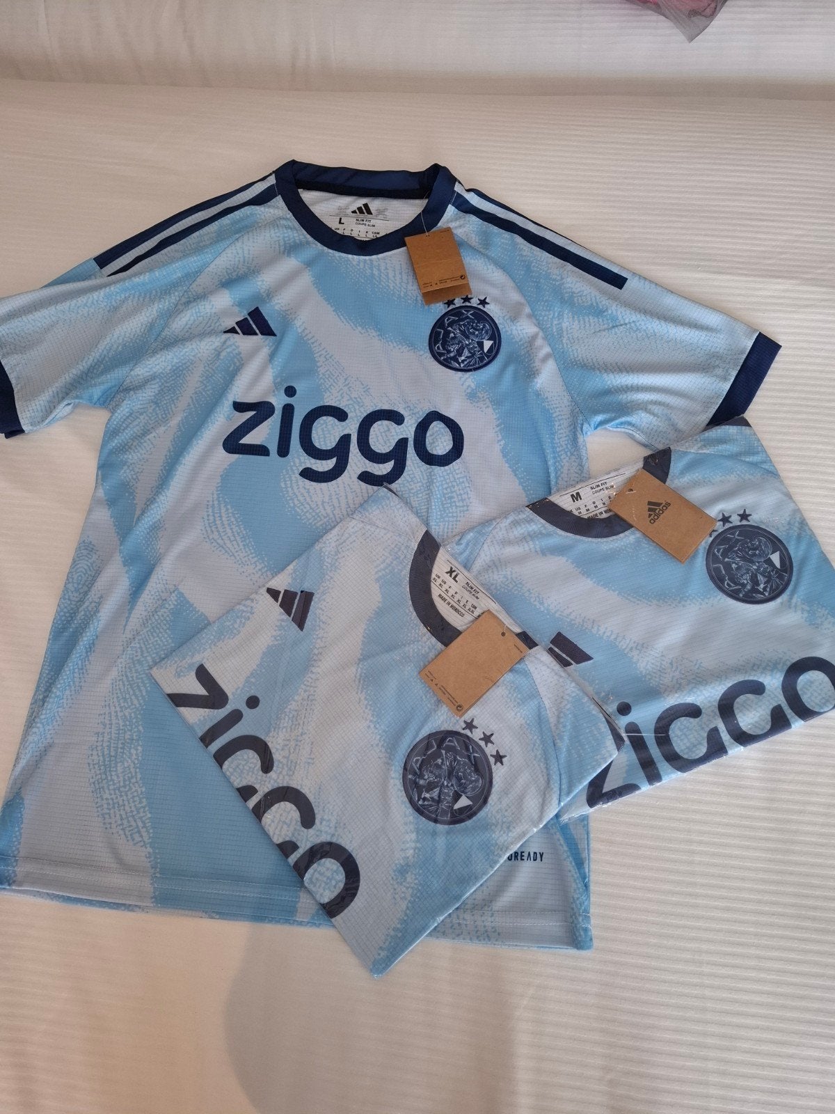 Nieuw AJAX Voetbalshirt 2026/2027!!!!!!!!!!!!
Gloednieuw AJA, Ophalen of Verzenden, Nieuw, Shirt
