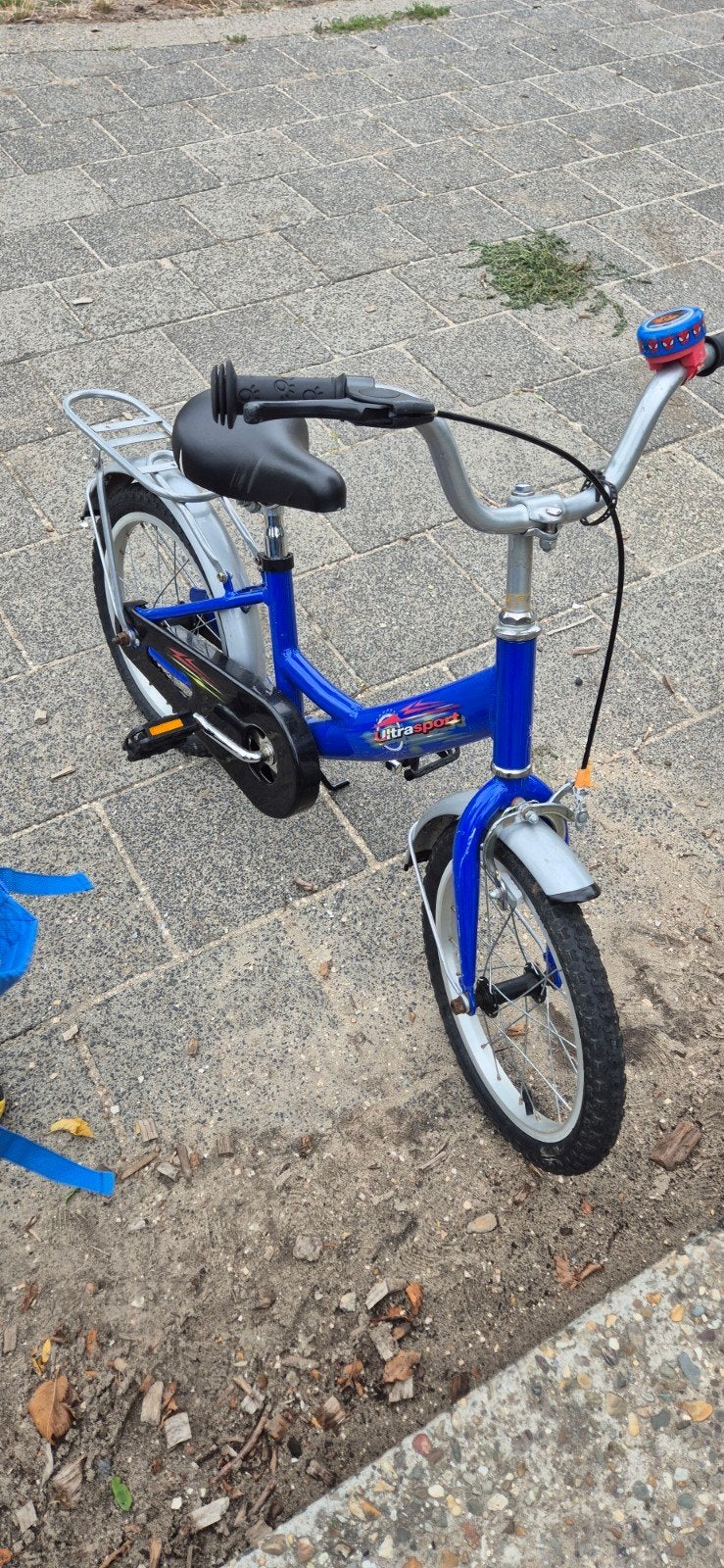 Blauwe kinderfiets 16 inch met bagagedrager, Fietsen en Brommers, Fietsen | Kinderfietsjes, Velgrem, Ophalen of Verzenden, Ultra Sport