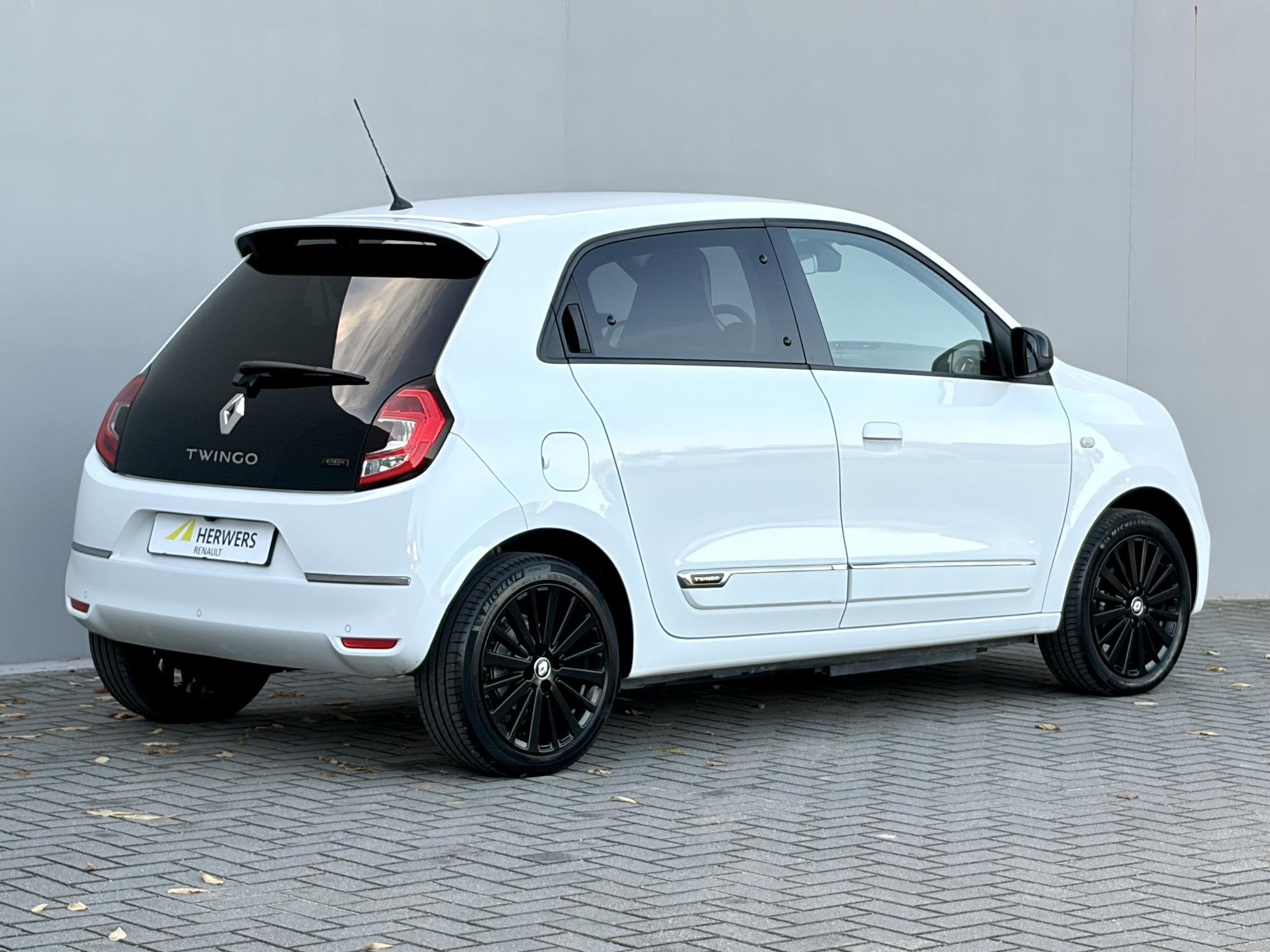 Renault Twingo Z.E. R80 E-Tech Série Limitée Urban Night 2, Automaat, Dealer onderhouden, Gebruikt, Leder en Stof