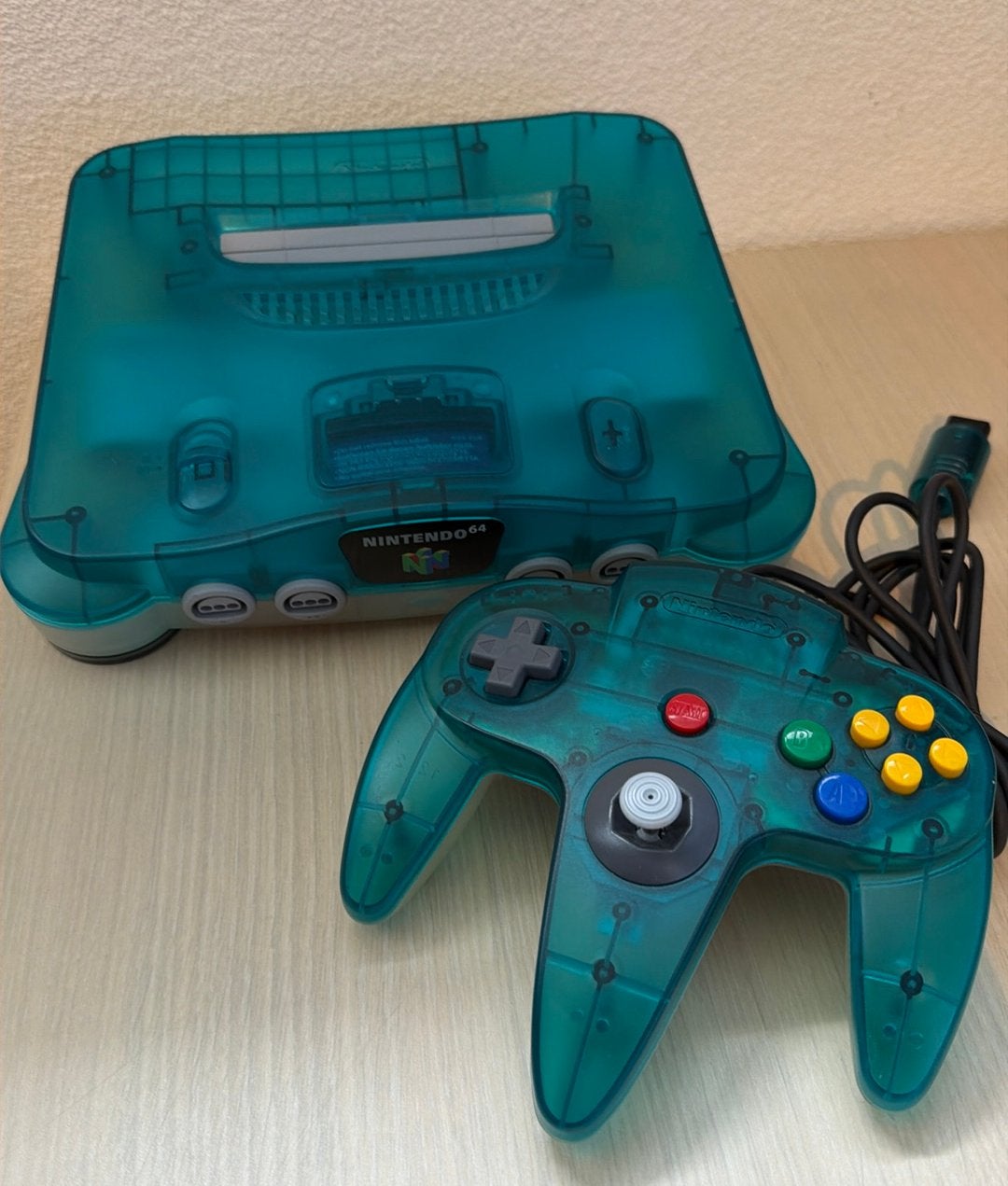 Nintendo 64 Clear Blue met Super Mario 64, Ophalen of Verzenden, Zo goed als nieuw, Met 1 controller, Met games