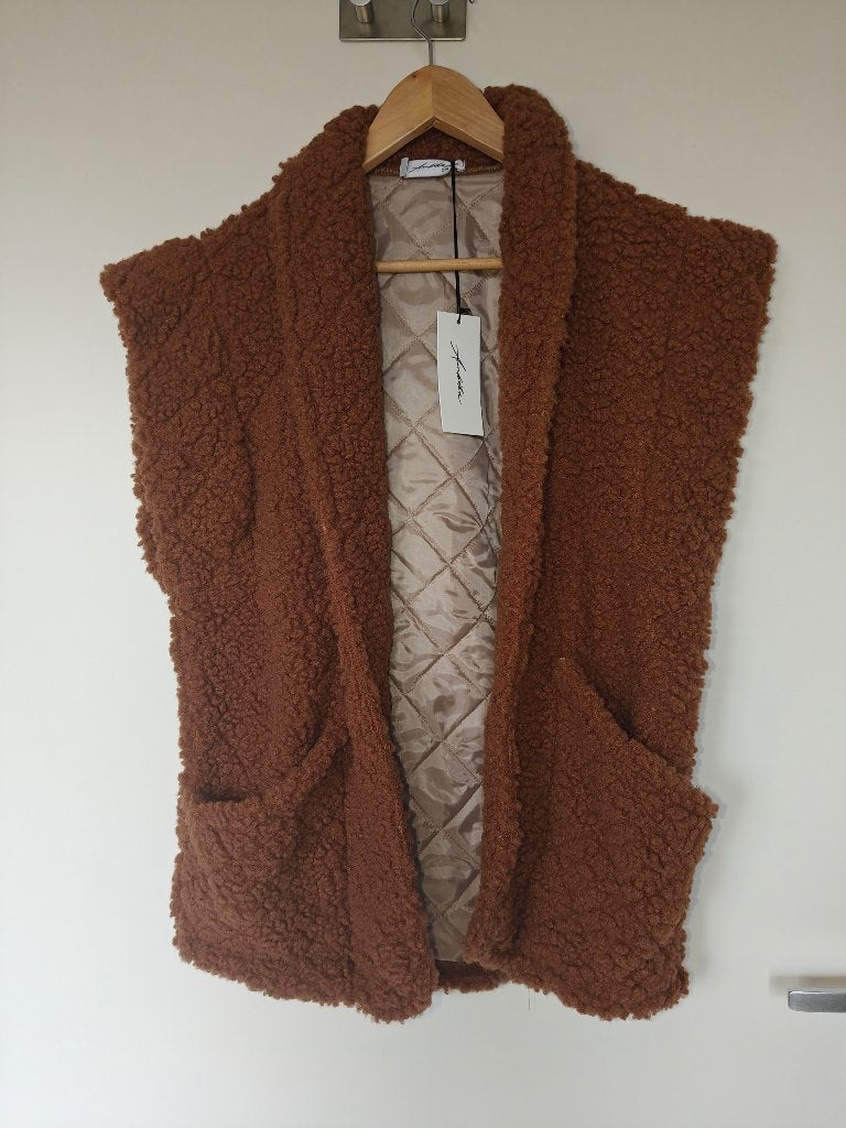 Teddy giletje bodywarmer bruin one size ambika, Kleding | Dames, Bodywarmers, Bruin, Zo goed als nieuw, Ambika, Ophalen