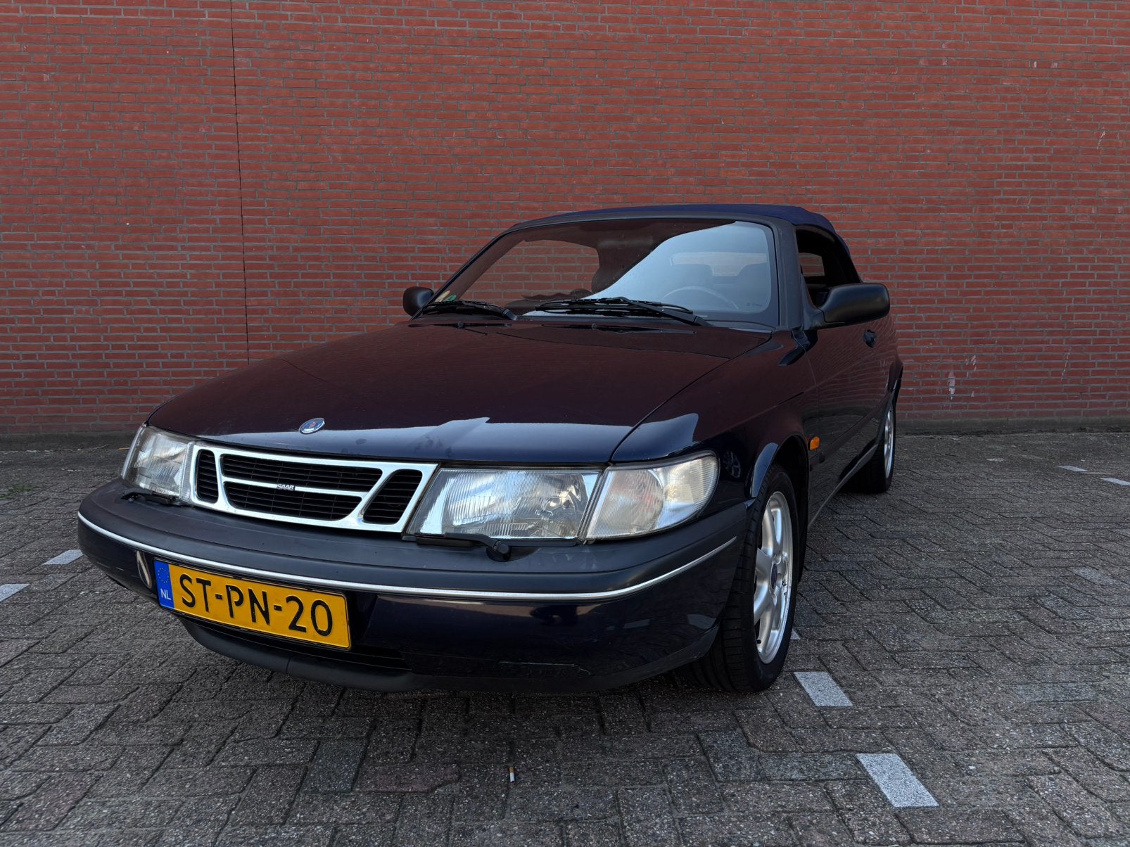 Saab 900 2.0 I Cabrio 1998 Blauw, Auto's, Saab, Voorwielaandrijving, 4 cilinders, Cabriolet, Blauw