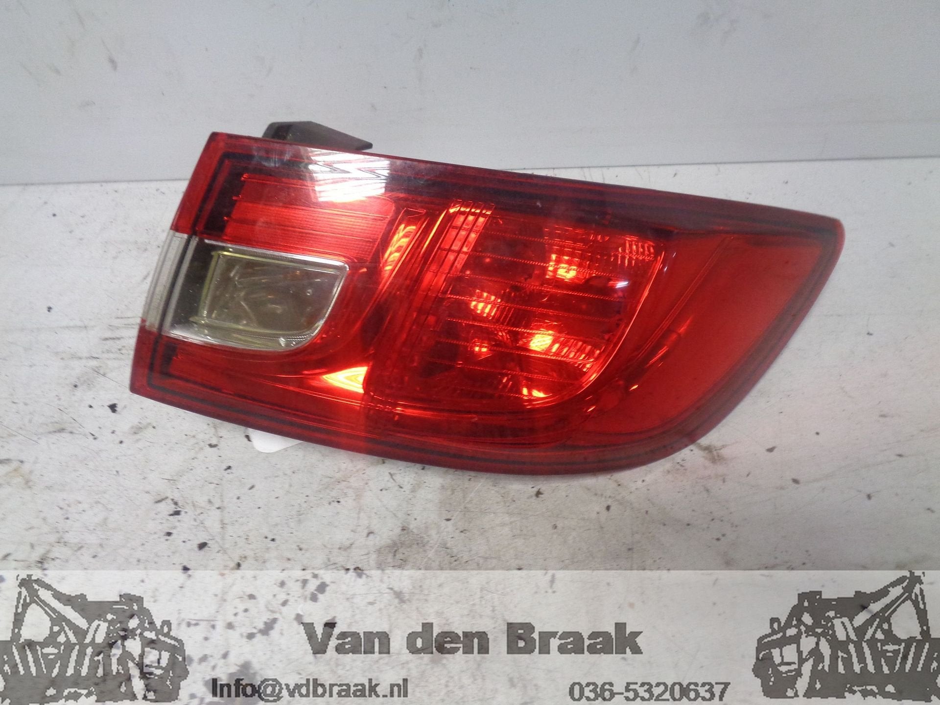 Renault Clio IV Hb 2012-2015 Achterlicht rechts buitenzijde, Gebruikt, -, Renault, Herkomst onderdeel bekend