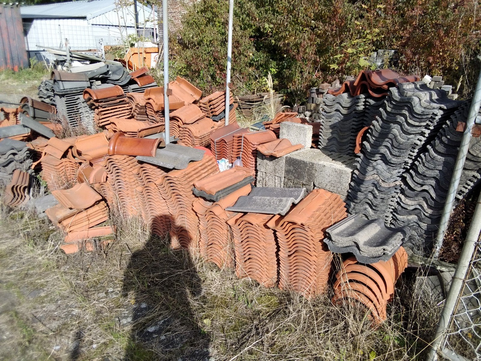 Gratis. Partij gebruikte dakpannen., Tuin en Terras, Ophalen of Verzenden, Gebruikt