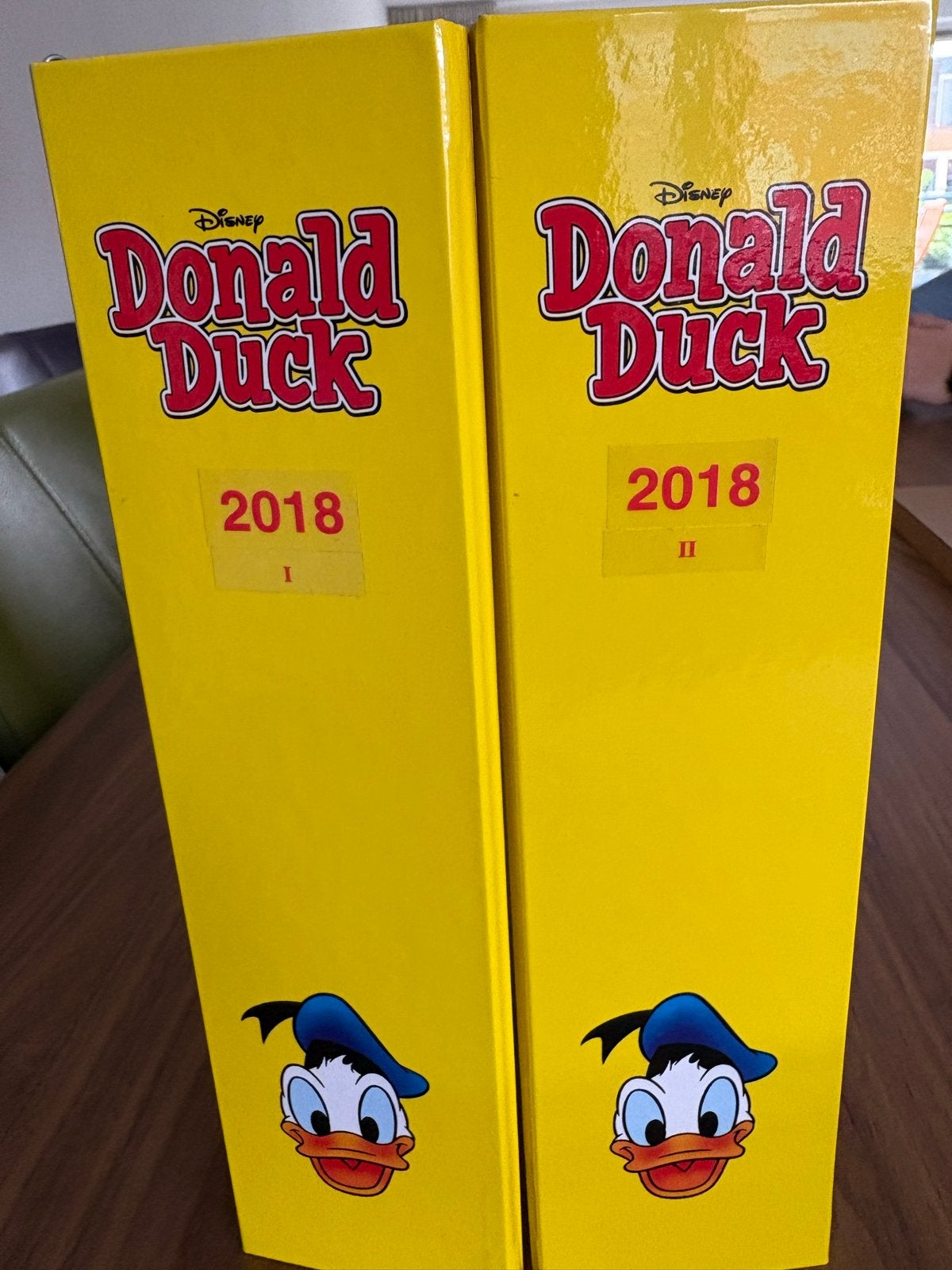 Donald Duck weekbladen 2018 in 2 verzamelbinders, Complete serie of reeks, Ophalen, Gelezen