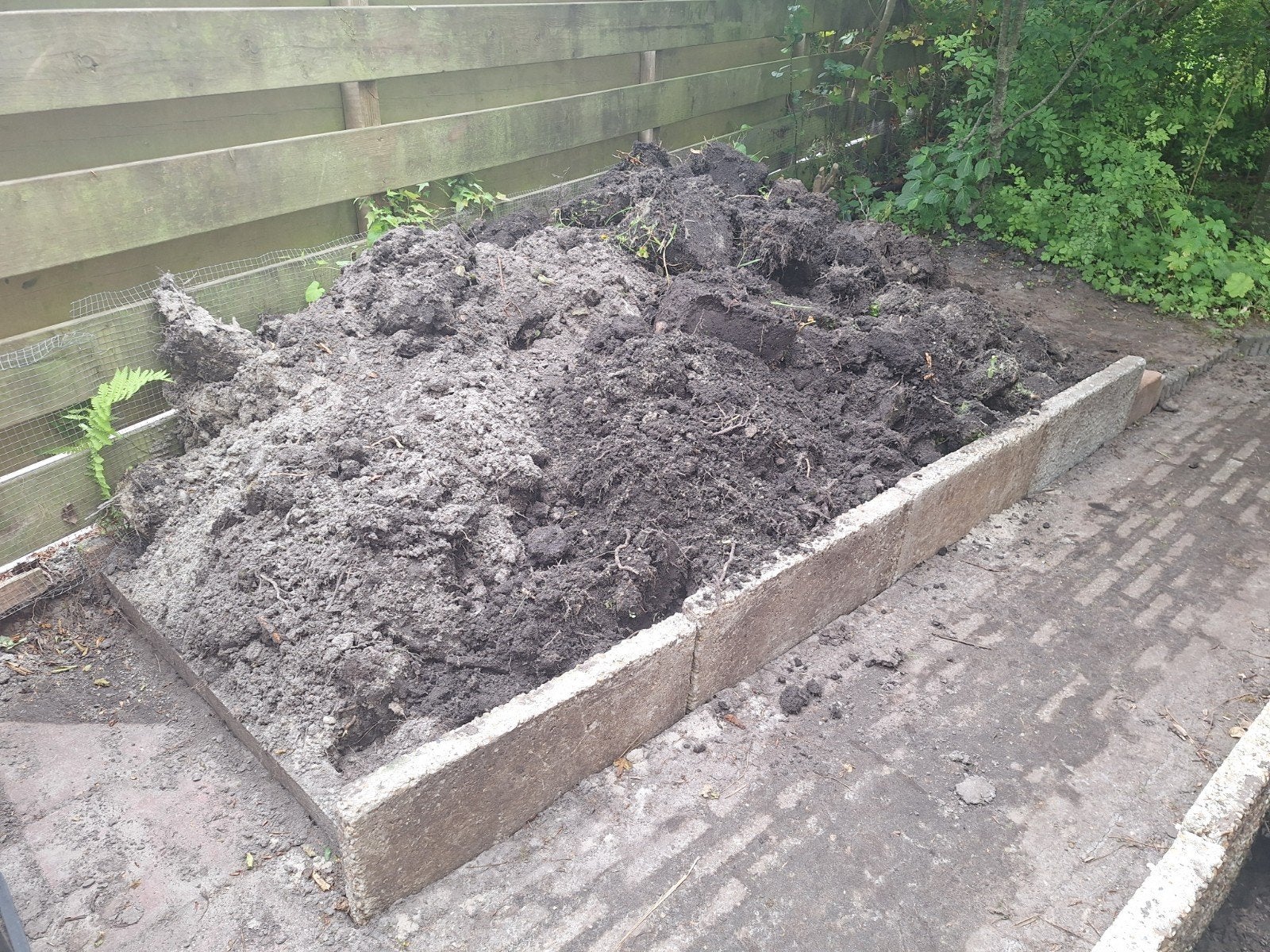 Gratis af te halen: Grote hoeveelheid tuinaarde/grond, Tuin en Terras, Zand, Ophalen, Gebruikt, Ophoogzand
