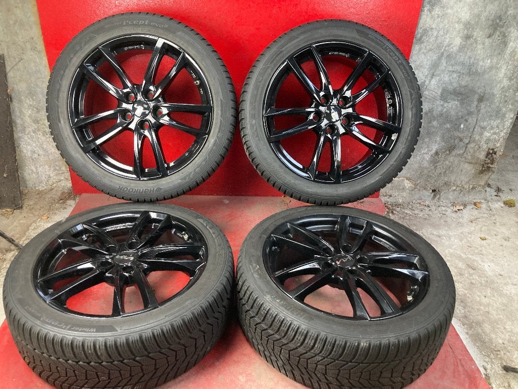 Winterbanden Kia Niro 225/45R18 Hankook, 18 inch, Gebruikt, ., Banden en Velgen