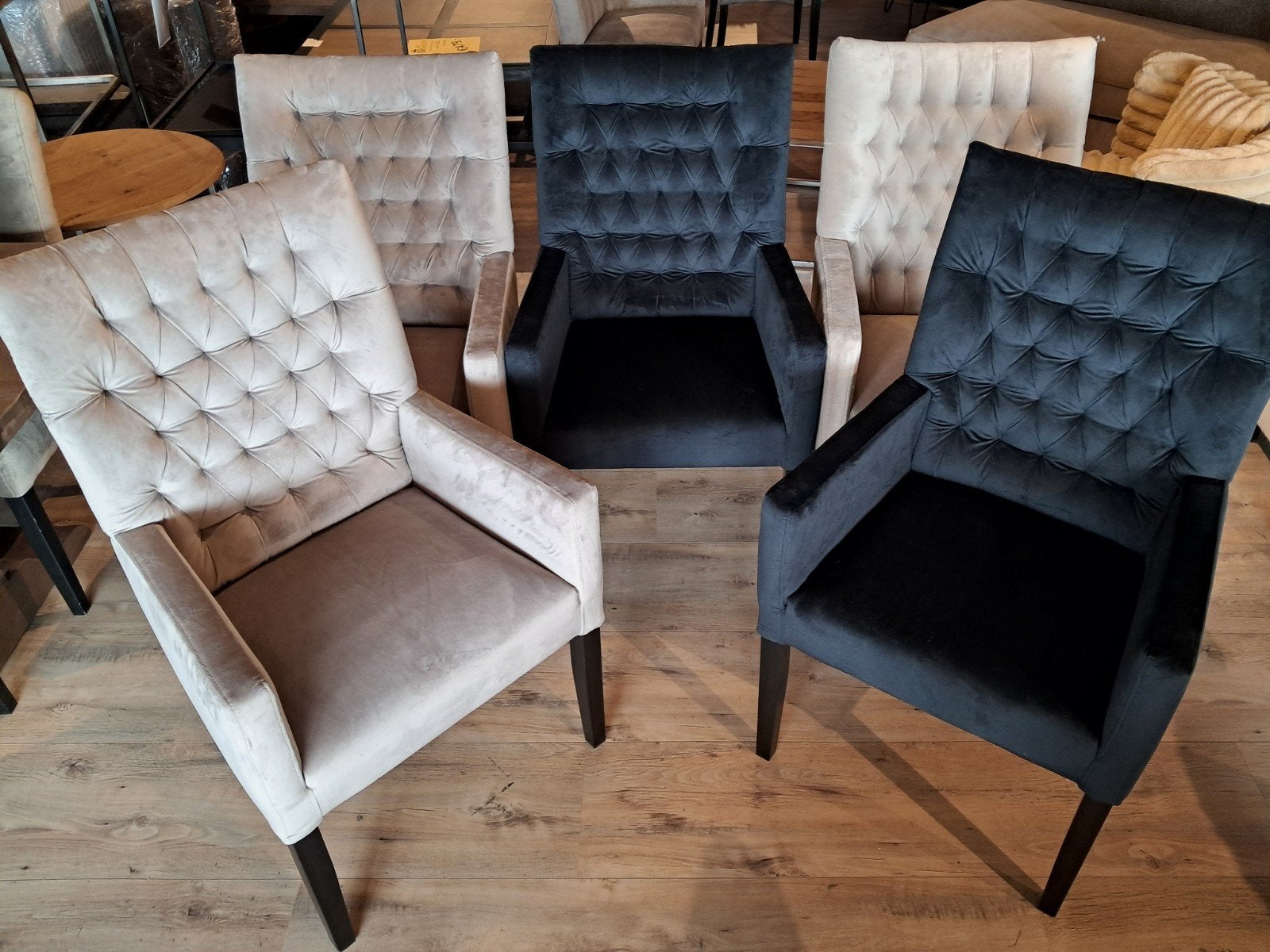 Set van 5 velvet eetkamerstoelen VAN €1250 VOOR €495, Ophalen, Overige kleuren, Zo goed als nieuw, Modern, Luxe