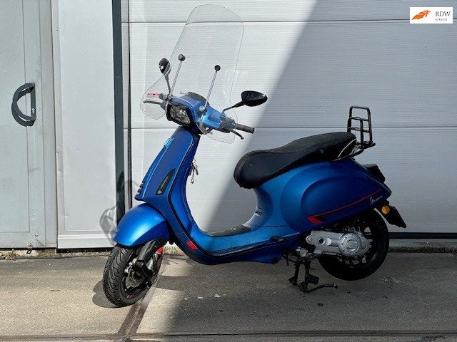 Vespa Snorscooter Sprint 50, Fietsen en Brommers, Brommers | Vespa, Vespa Snorscooter Sprint 50, Gebruikt, Overige modellen, 1e Loswal
1216 BA  Hilversum, NL