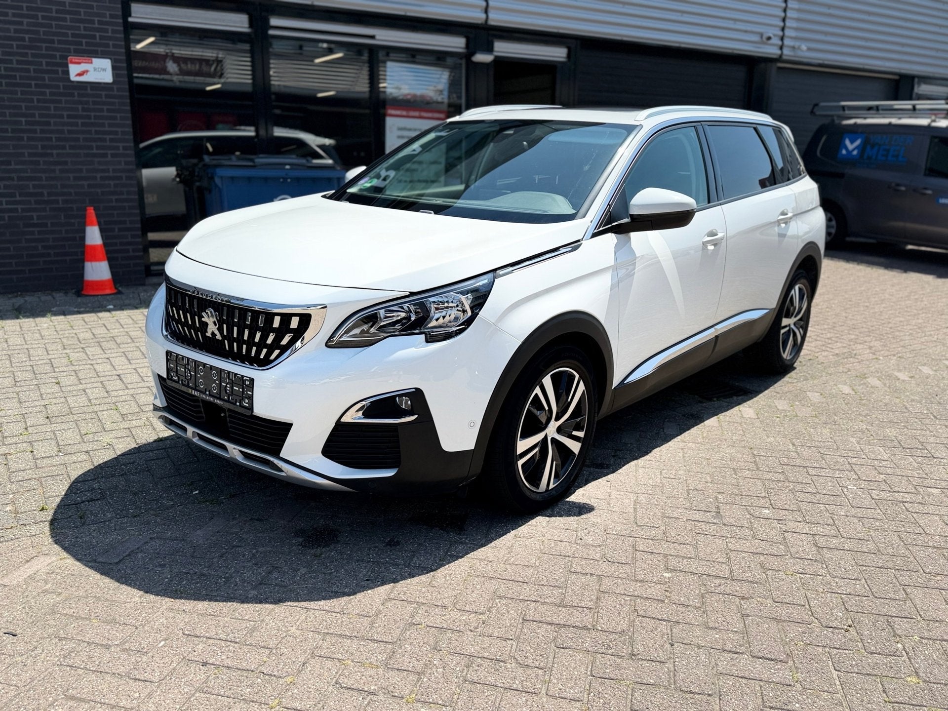 Peugeot 5008 1.2 PureTech Allure,7 persoonsAutomaat,Pano,Cru, Auto's, Peugeot, 15 km/l, Gebruikt, 1199 cc, Wit