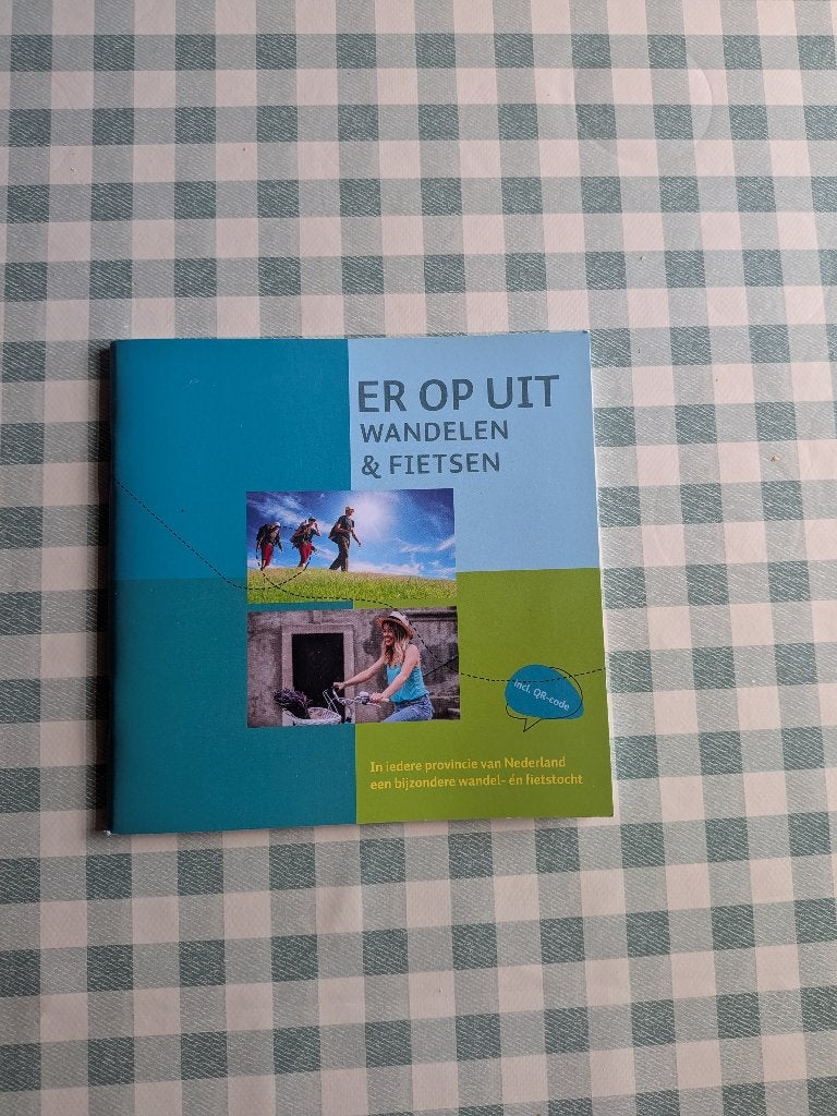 Boek wandelen/fietsen, Boeken, Ophalen of Verzenden, Zo goed als nieuw, Overige onderwerpen