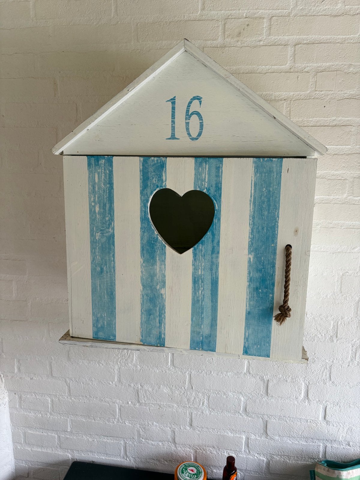 2x Decoratieve strandhuisje kastje met hartuitsparing, Ophalen, Gebruikt
