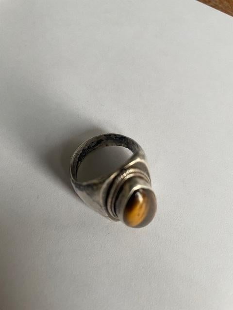 Massief zilveren ring met tijgeroog uit NEPAL, 20 of groter, Ophalen of Verzenden, Zo goed als nieuw, Dame of Heer