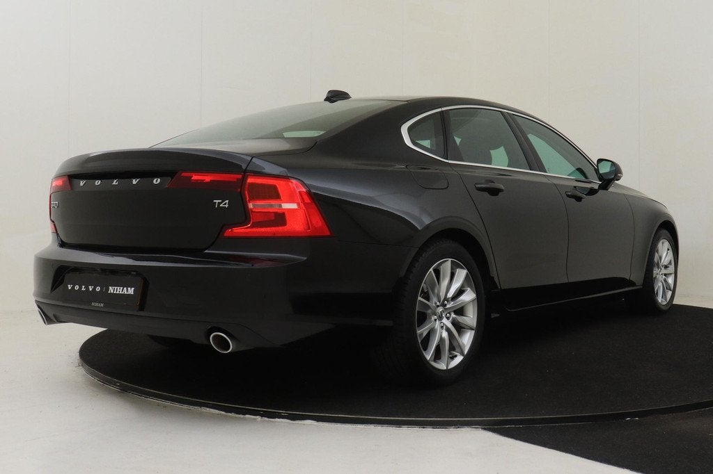 Volvo S90 T4 AUT. MOMENTUM+ -PANO.DAK|360°CAM|POWER-SEATS|L, 12 maanden, 15 km/l, Euro 6, Zwart