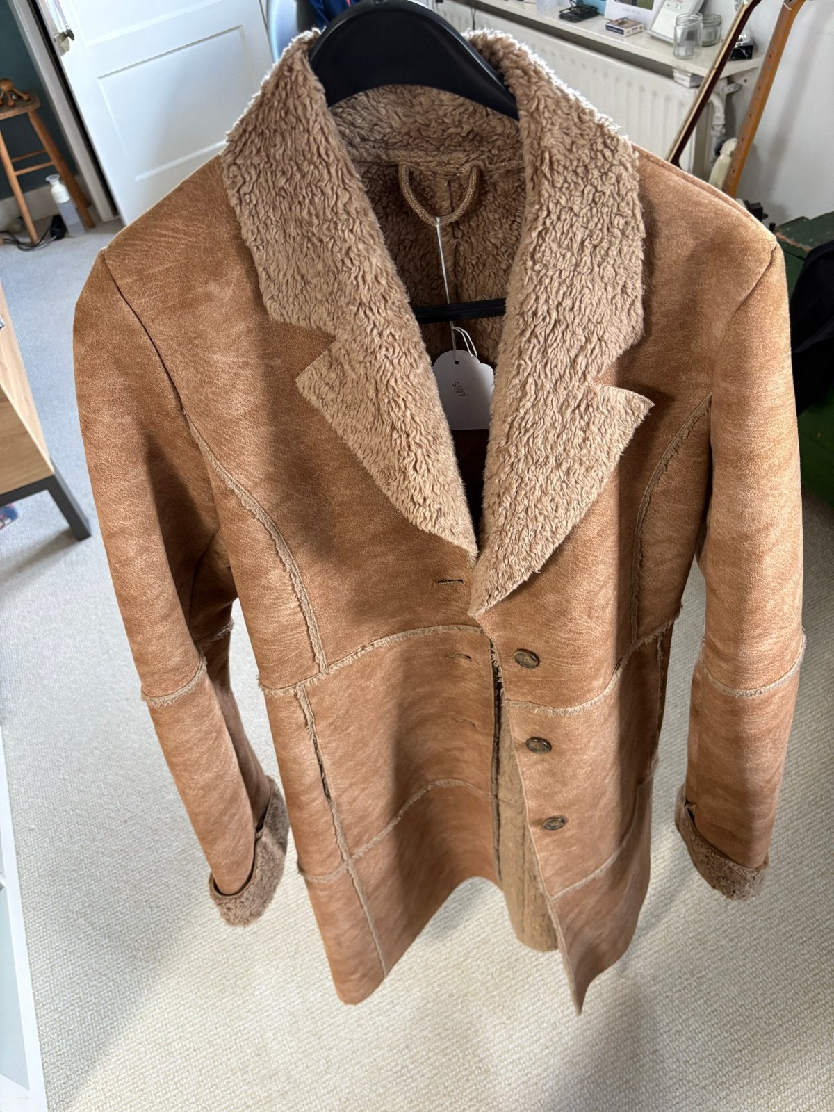 Stijlvolle bruine lammy coat met bontkraag, Kleding | Dames, Ophalen of Verzenden, Zo goed als nieuw, Maat 38/40 (M), Bruin