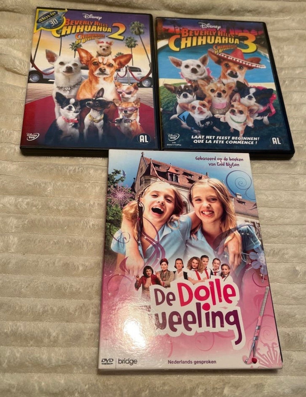 DVD Set: De Dolle Tweeling & Beverly Hills Chihuahua 2 & 3, Gebruikt, Alle leeftijden, Familie, Ophalen of Verzenden
