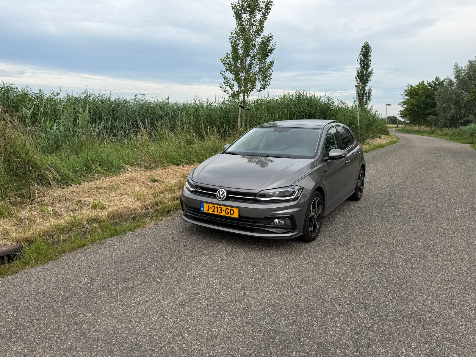 Volkswagen Polo dsg , pano, 1.0 TSI 95pk 7-DSG 2020 Grijs, Auto's, Volkswagen, Stof, Zwart, 95 pk, 49 €/maand