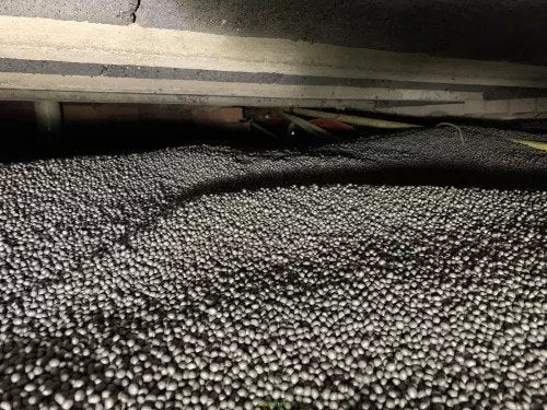 Vloerisolatie parels gratis af te halen, Overige materialen, 12 cm of meer, Ophalen of Verzenden, Zo goed als nieuw