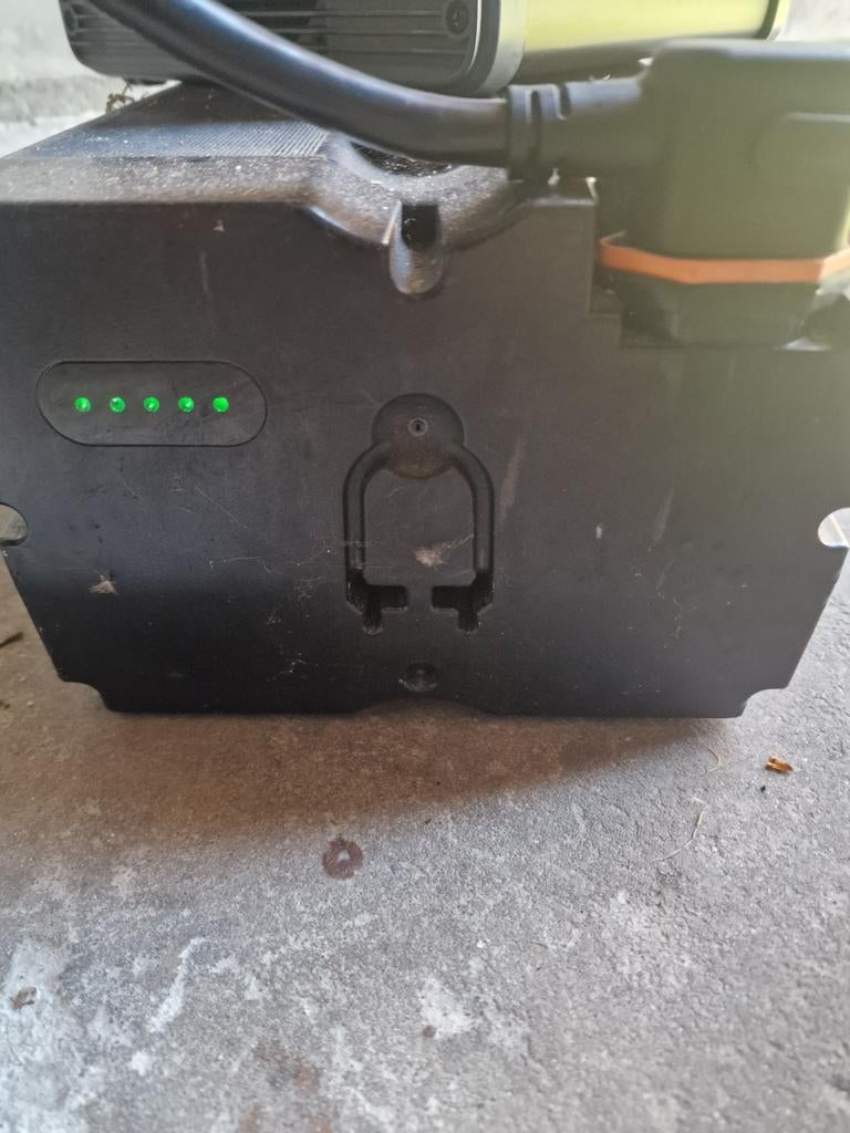 Een nog zeer goed krachtige accu segway ninebot 110, Ophalen