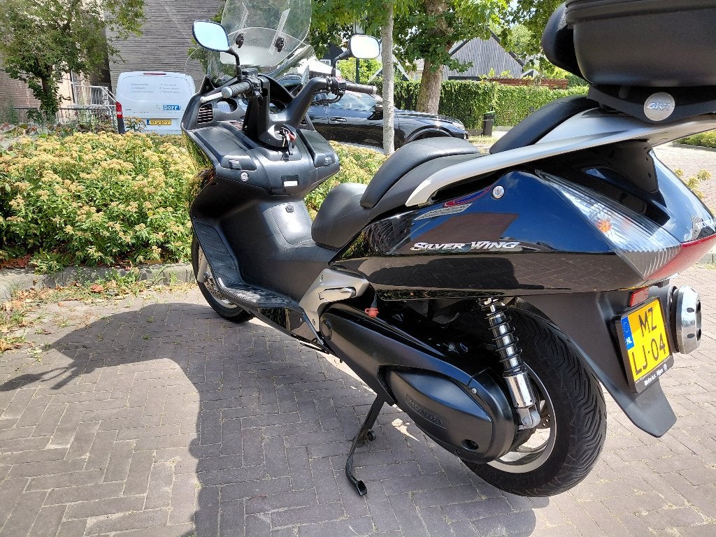motorscooter honda FJS600A silverwing, Motoren, Motorrijbewijs A, Gebruikt, Particulier, Meer dan 35 kW