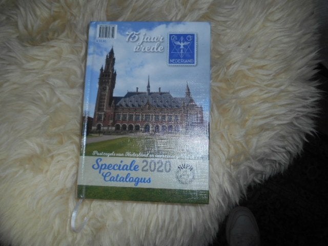 Speciaal catalogus Nederland 2020, Ophalen of Verzenden, Catalogus