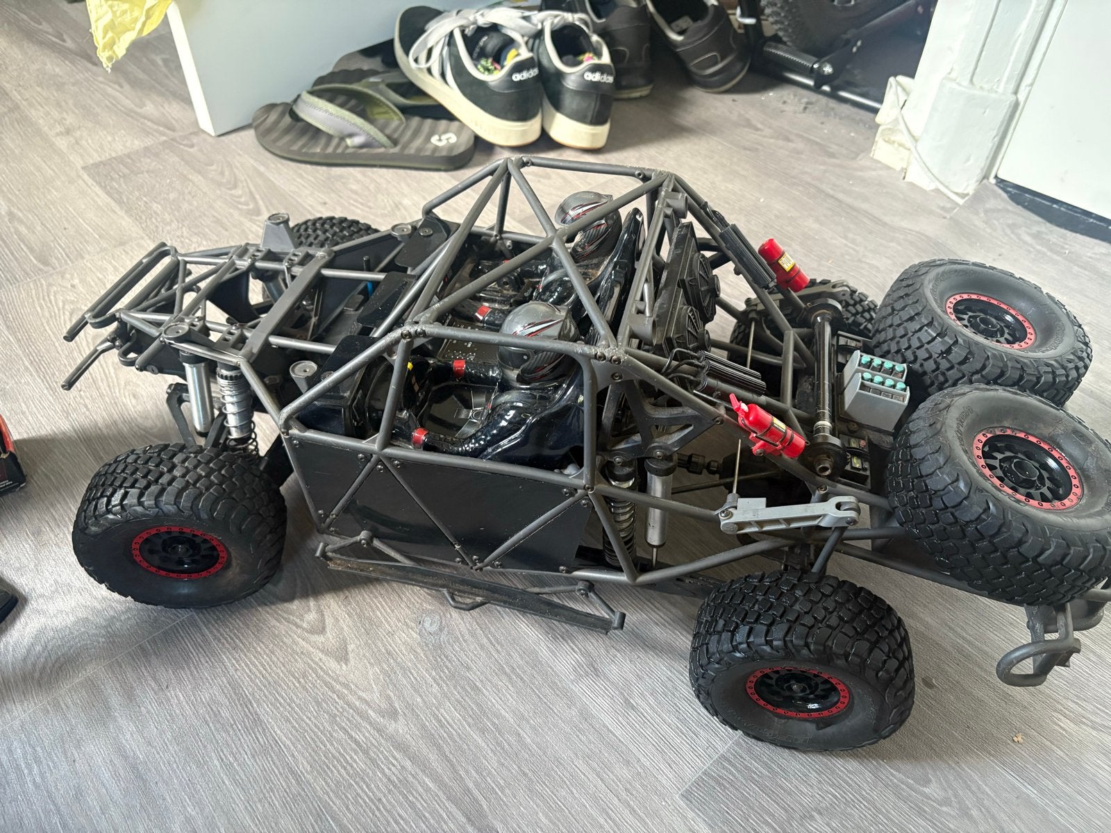 Traxxas UDR (geen ESC) met 4 accu's en oplader, Gebruikt, Auto offroad, Overige schalen, Ophalen