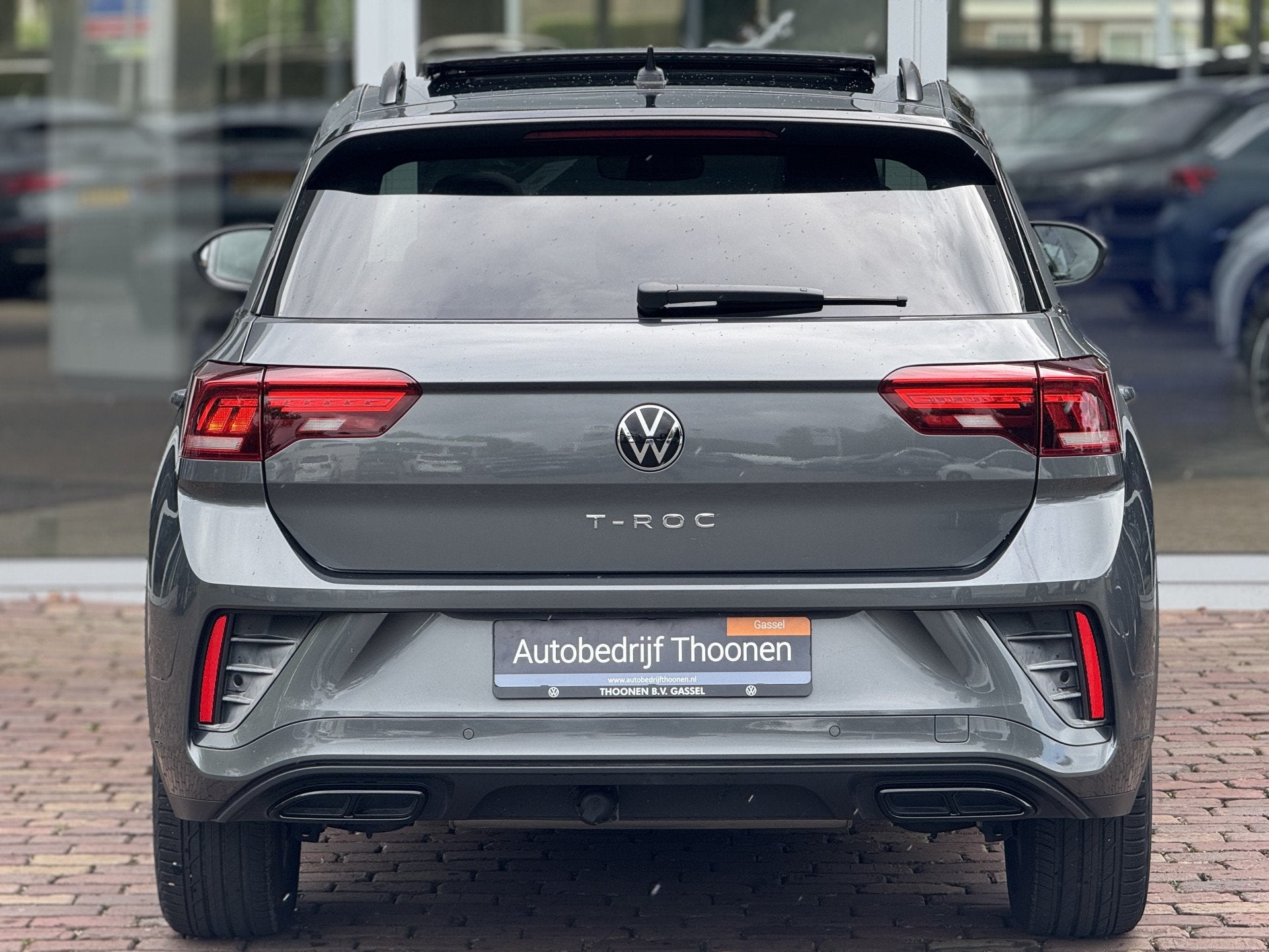Volkswagen T-Roc 1.5 TSI R-Line | IQ | Leer | Memory | Trekh, Auto's, Volkswagen, 1258 kg, 4 cilinders, 150 pk, Leder