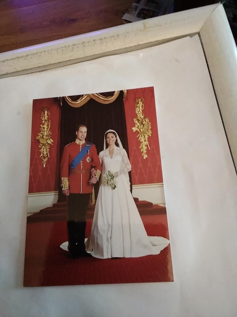 TROUWFOTO. PRINS WILLIAM EN CATHARINE MIDDLETON, Ophalen of Verzenden