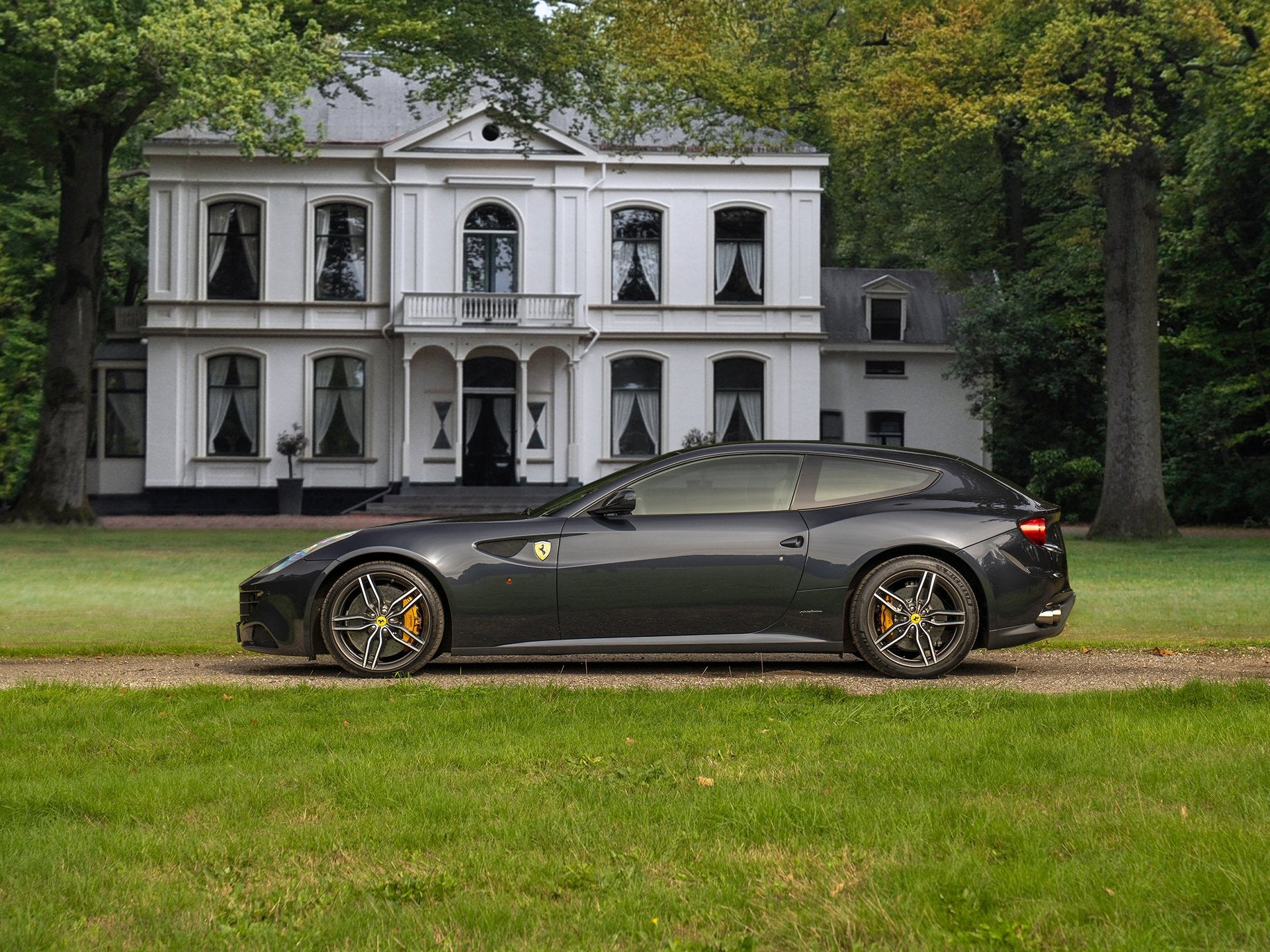 Ferrari FF 6.3 V12 | Blu Oro (bj 2012, automaat), Automaat, Zwart, 12 cilinders, Bedrijf