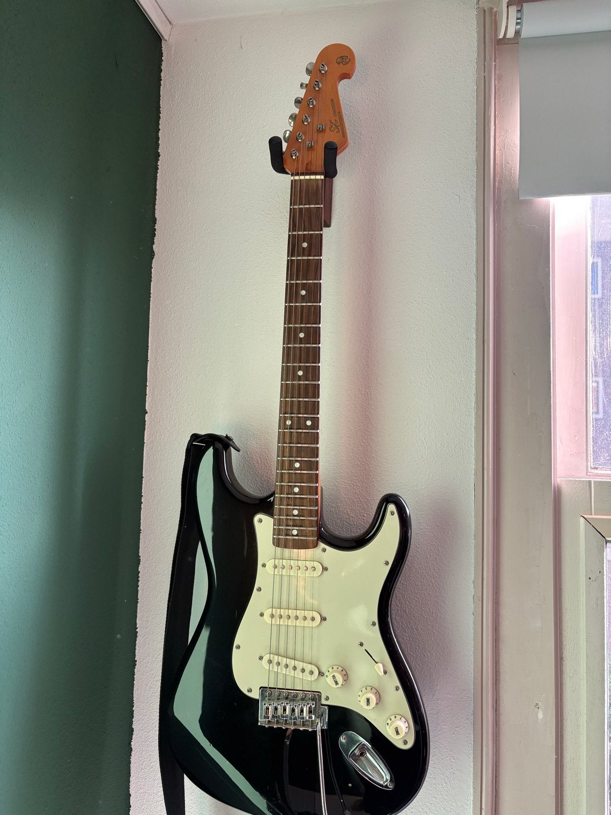 SX Stratocaster - Zwarte elektrische gitaar, Ophalen, Gebruikt, Solid body, Overige merken