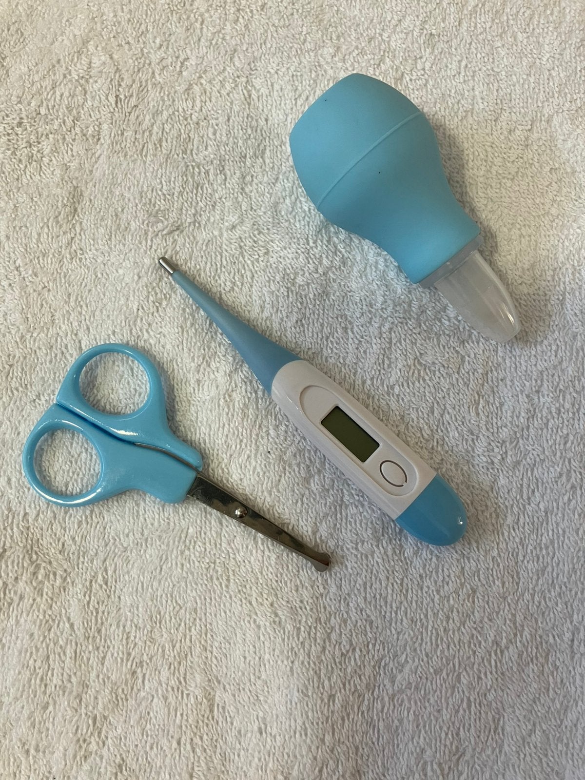Baby verzorgingsset thermometer, neusreiniger, nagelschaar, Ophalen of Verzenden, Zo goed als nieuw, Overige typen