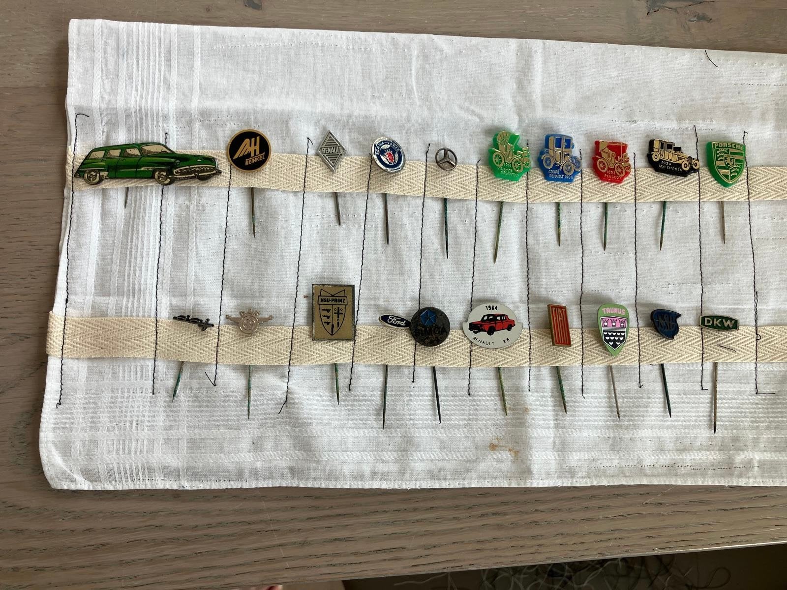 Speldjes autoverzameling, Verzamelen, Ophalen, Zo goed als nieuw, Transport, Speldje of Pin