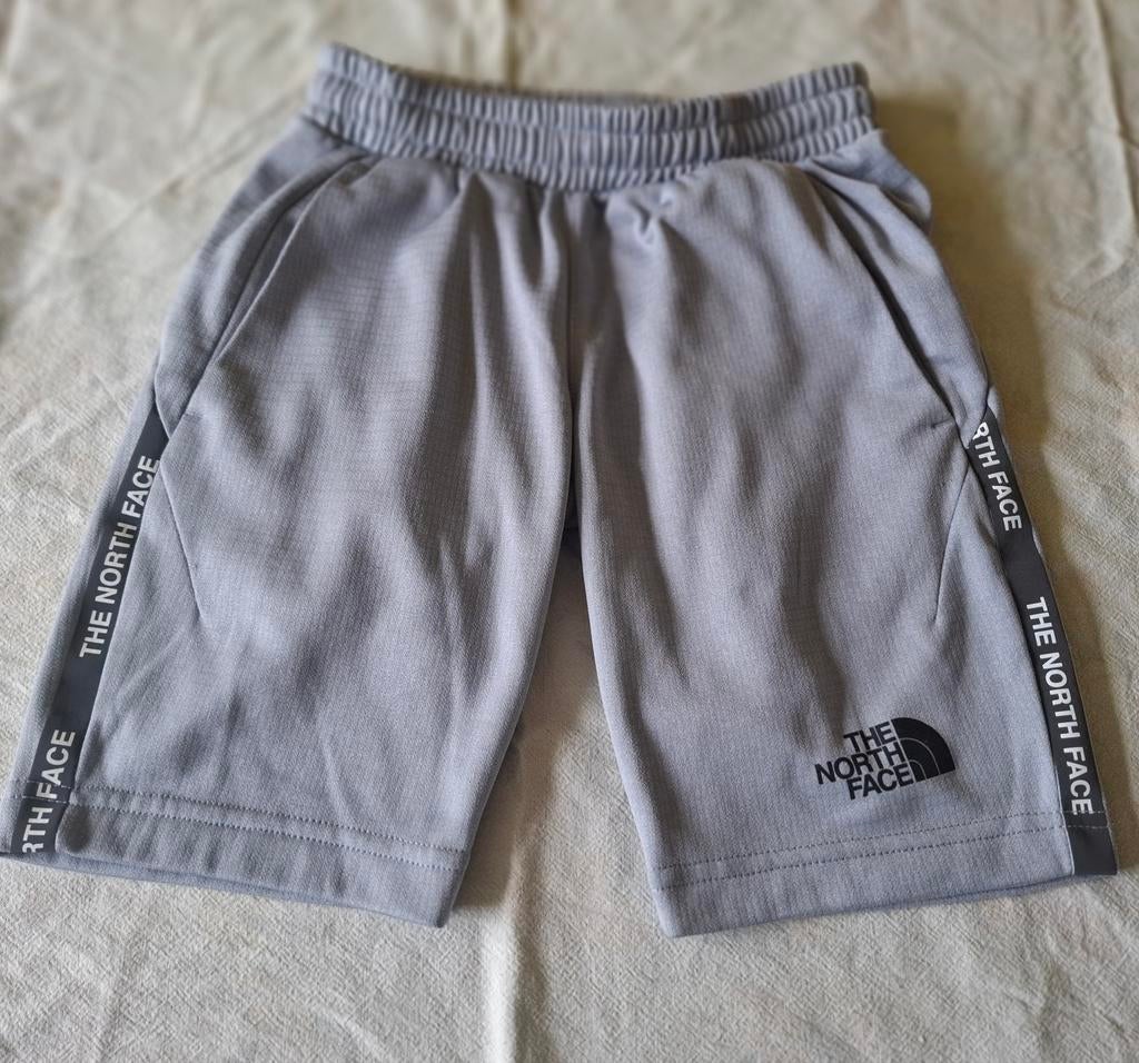 North Face short / korte broek Maat M / 140  Nieuwstaat!, Ophalen of Verzenden