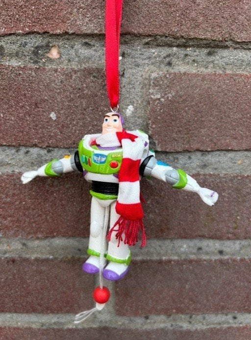 Disney ornament Toy Story Buzz Lightyear kerst hanger, Ophalen of Verzenden, Overige figuren, Nieuw, Beeldje of Figuurtje