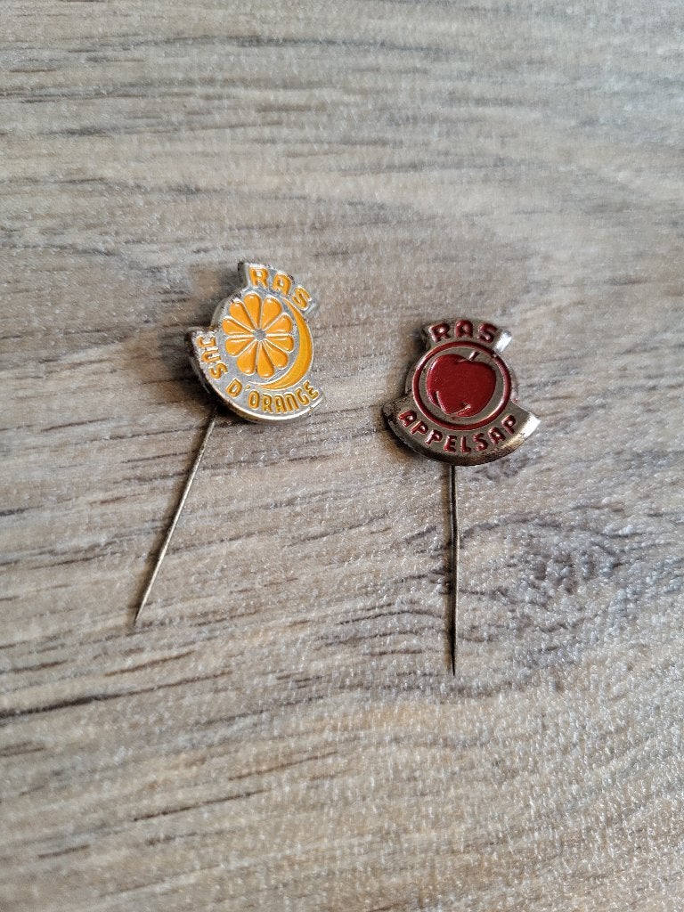 2x Pins Speldjes RAS Appelsap en Jus d'orange, Ophalen of Verzenden, Zo goed als nieuw