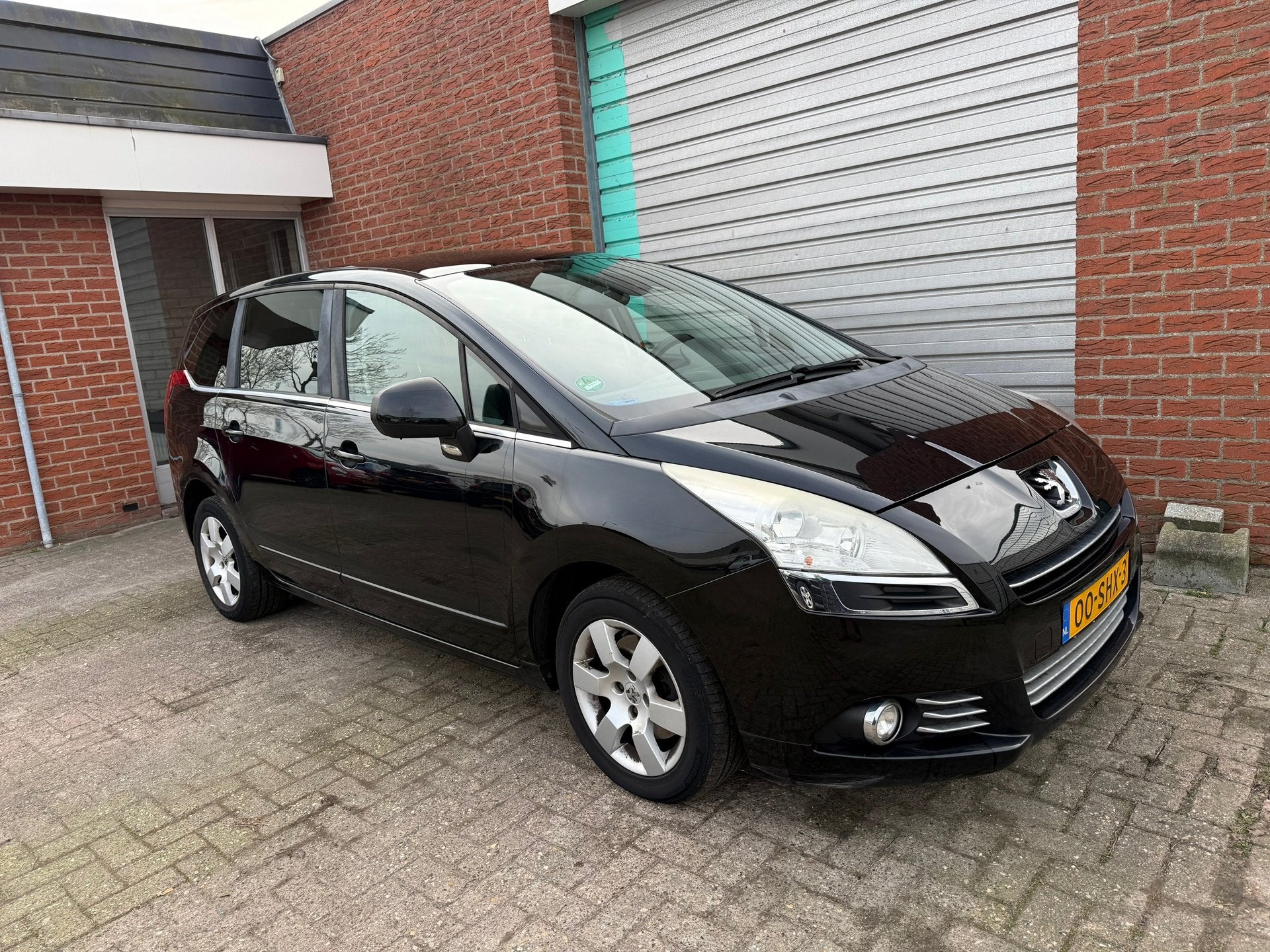 Peugeot 5008 1.6 THP Family 7p. NAV.+ Clima Bj:2011 NAP!, Auto's, Voorwielaandrijving, Euro 5, Gebruikt, Zwart