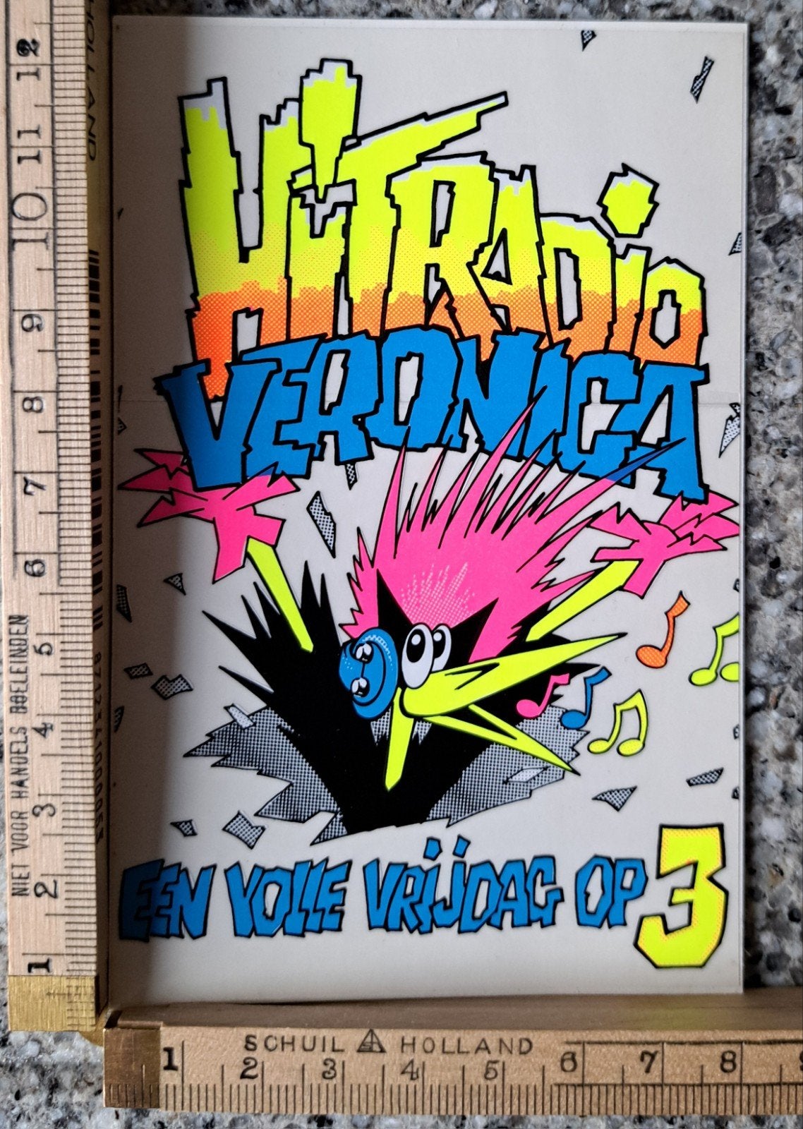 Vintage sticker Hitradio Veronica een volle vrijdag op 3, Verzamelen, Ophalen of Verzenden, Zo goed als nieuw, Film, Tv of Omroep