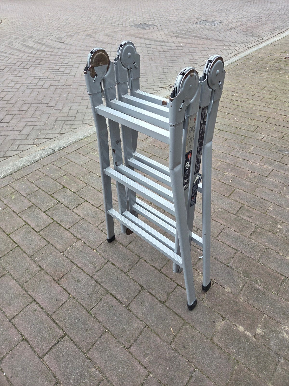 Opvouwbare ladder / trap - multifunctioneel, Doe-het-zelf en Verbouw, Ladders en Trappen, Ophalen, Zo goed als nieuw, Ladder, Opvouwbaar of Inschuifbaar