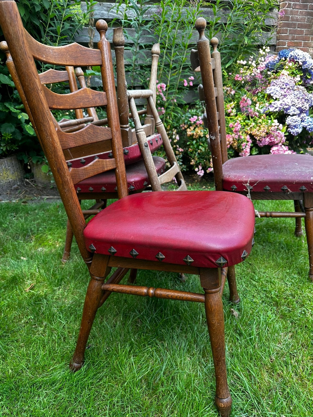 Oude grootmoeders tijd stoelen 4x donker eiken, Ophalen