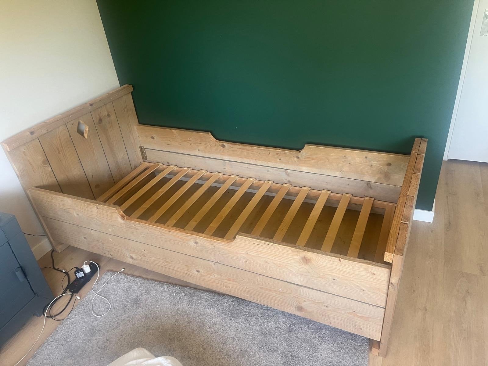 Eenpersoonsbed 90x200 cm - massief hout, Ophalen, Gebruikt, 90 cm, Eenpersoons