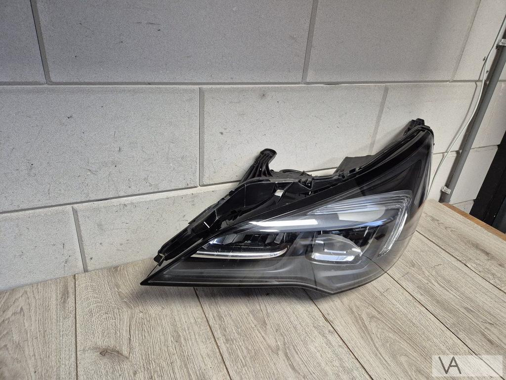 Opel Astra K facelift koplamp links 2019 - 2022 €250 LED, Gebruikt, -, -, Opel