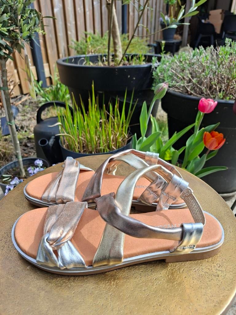 Prachtige nieuwe Alba Moda sandalen met zachte bandjes,ibiza, Ophalen of Verzenden, Nieuw, Overige kleuren, Sandalen of Muiltjes