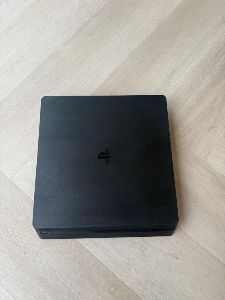PS4 Slim 500GB met 2 controllers en 2 games, Spelcomputers en Games, Spelcomputers | Sony PlayStation 4, Met 2 controllers, Ophalen of Verzenden