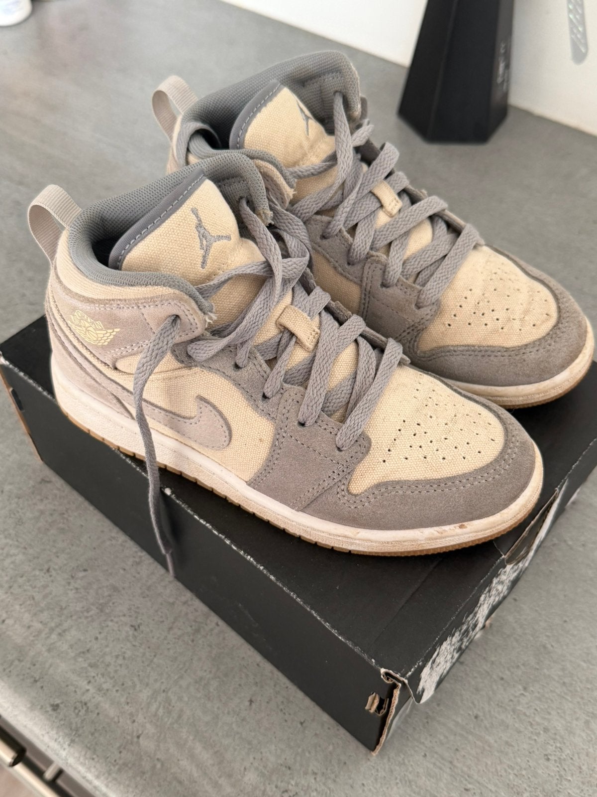 Nike Jordan maat 32, Kinderen en Baby's, Kinderkleding | Schoenen en Sokken, Ophalen of Verzenden, Zo goed als nieuw, Jongen of Meisje