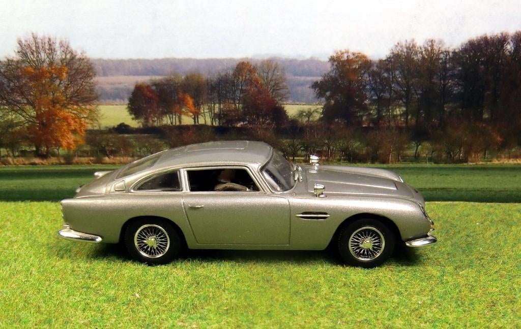 (09) Aston Martin DB5 James Bond serie 1/43, Ophalen of Verzenden, Gebruikt, Auto, Overige merken