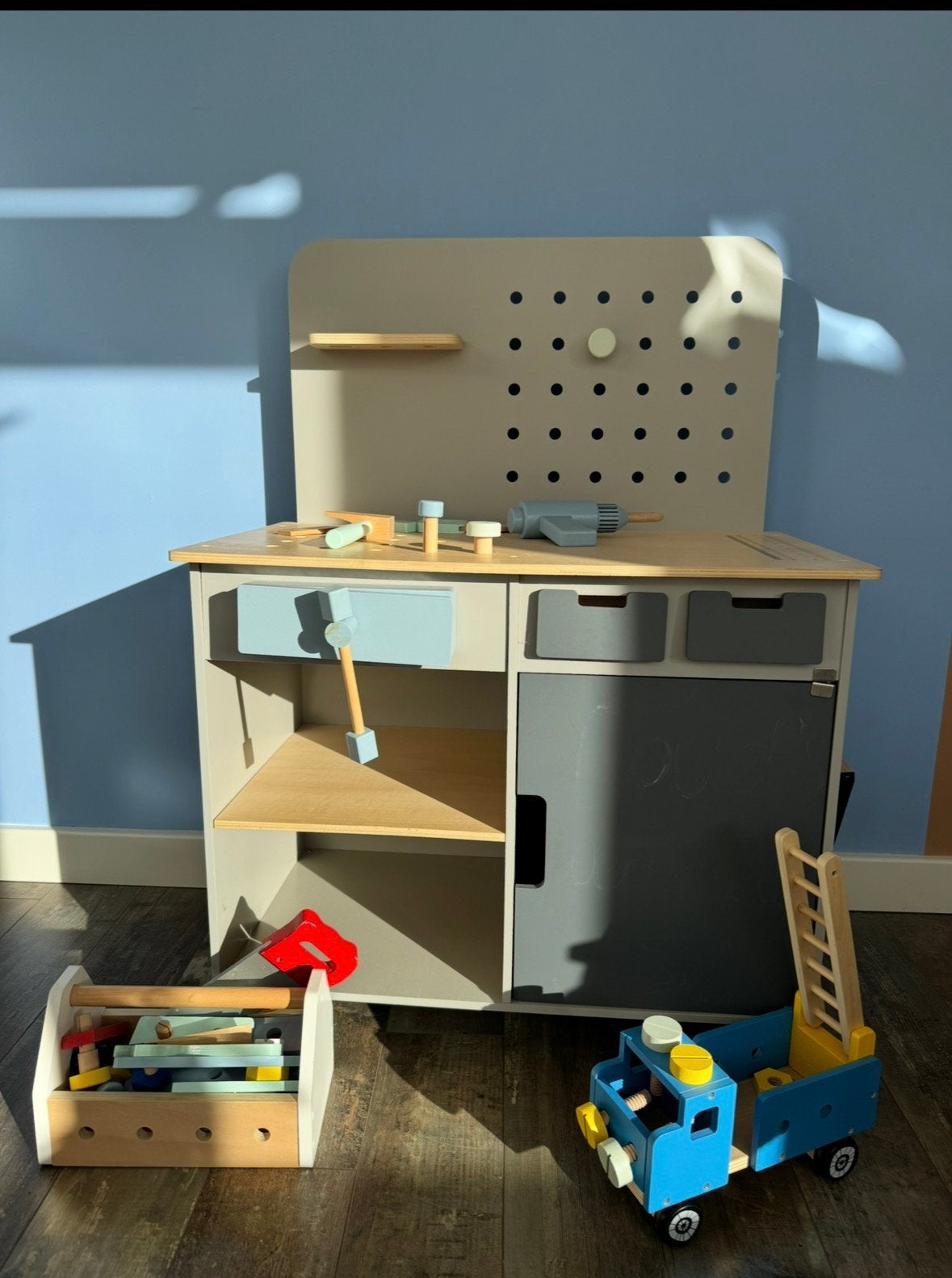 Musterkind werkbank timmertafel met krijtbord, Kinderen en Baby's, Ophalen, Zo goed als nieuw, Meubelstuk of Keukentje