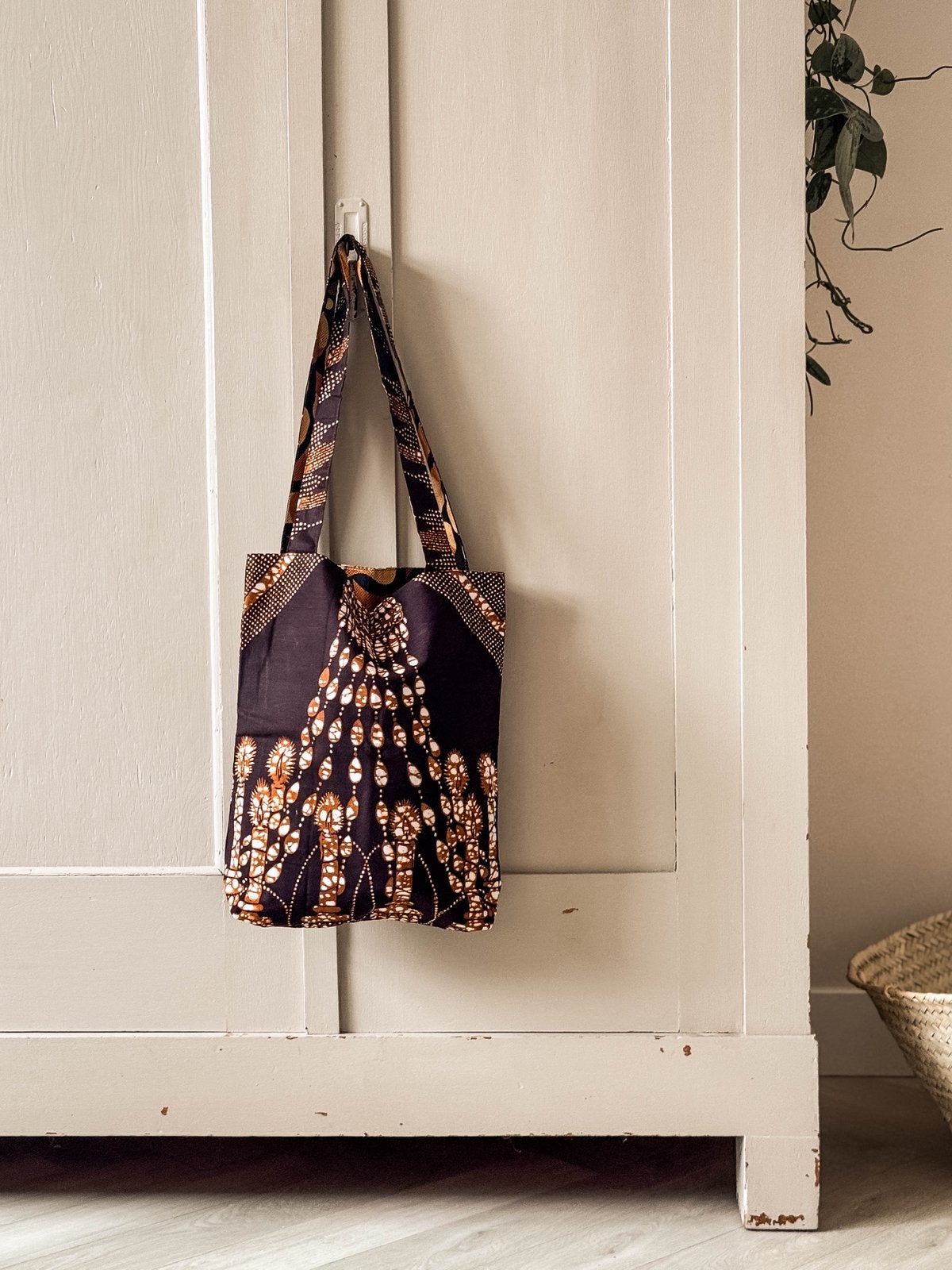 Handgemaakte shopper / tas uit Kenia, Ophalen of Verzenden, Zo goed als nieuw, Shopper
