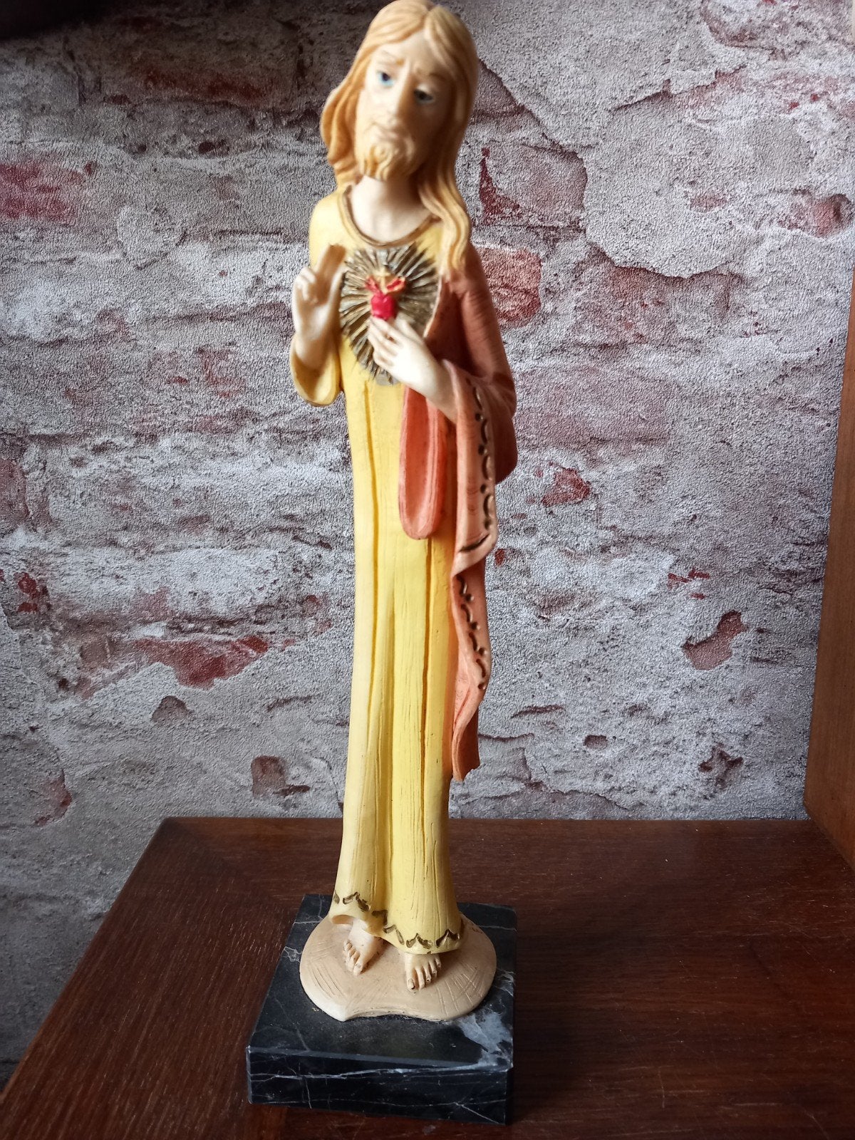 Heilig Hart Jezus beeldje op marmeren sokkel, Ophalen of Verzenden