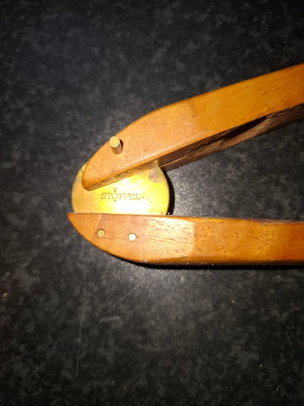 Antieke Stoffel notenkraker - Hout en messing, Antiek en Kunst, Ophalen