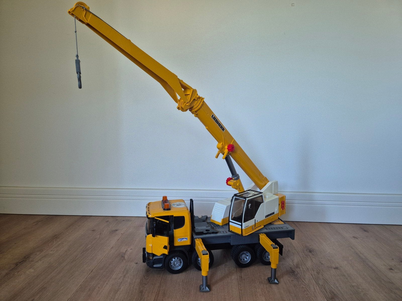 Liebherr 1045 4-1 Speelgoed telescoopkraan, Ophalen